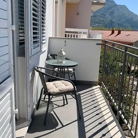 Apartment In With Sea View, Balcony, Air Conditioning, Wifi 4174-10 *