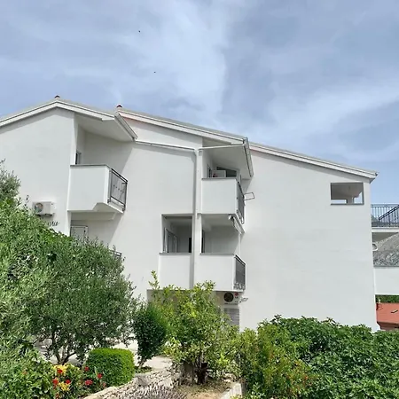 Apartment In With Sea View, Balcony, Air Conditioning, Wifi 4174-10 *