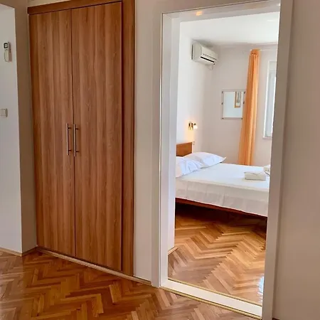 In With Sea View, Balcony, Air Conditioning, Wifi 4174-10 * Duće