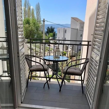 In With Sea View, Balcony, Air Conditioning, Wifi 4174-10 *